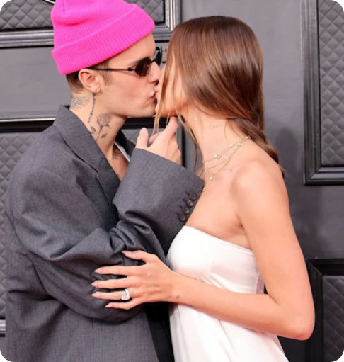 Prominente Küssen KI-Momente